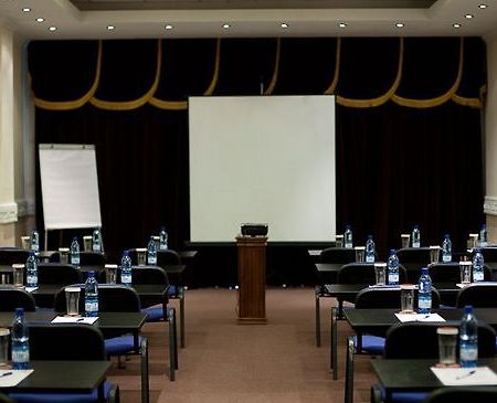 Phoenicia Apartments Baneasa Airport Букурещ Бизнес снимка
